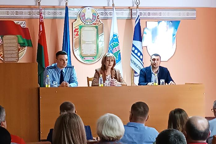 06.06.2025 года на филиале «Молодечножелезобетон» ОАО «Кричевцементошифер» состоялась встреча работников предприятия с зам.диретора Молодечненского районного исполнительного комитета - Сирож С.Сю 