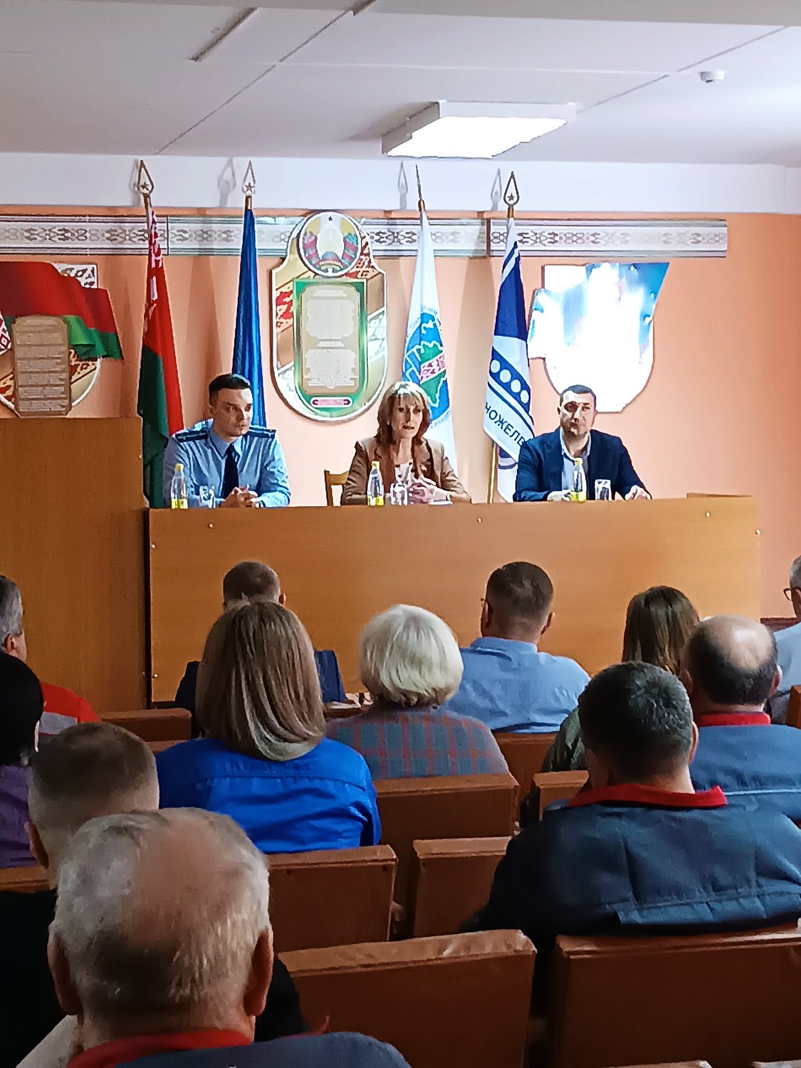 06.06.2025 года на филиале «Молодечножелезобетон» ОАО «Кричевцементошифер» состоялась встреча работников предприятия с зам.диретора Молодечненского районного исполнительного комитета - Сирож С.Сю 